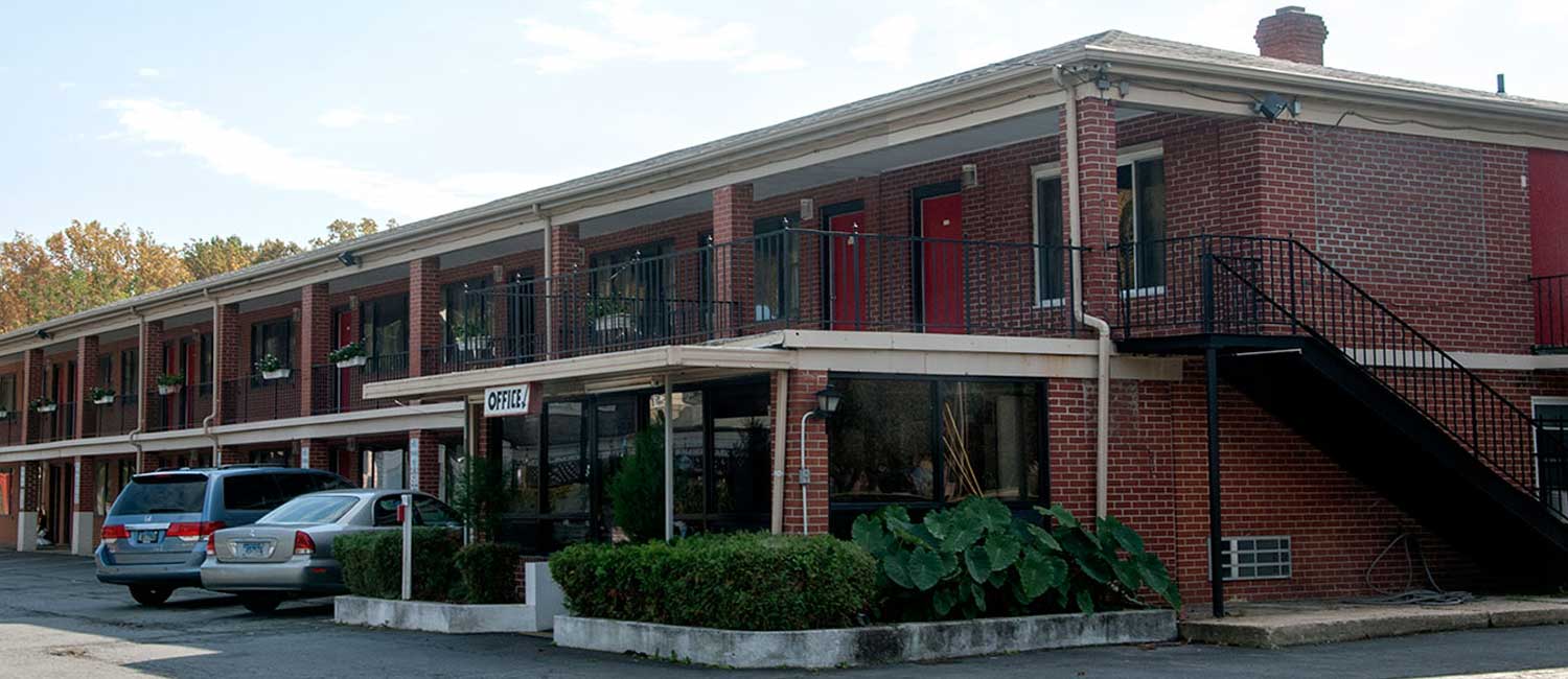 THE WHITE GABLES MOTEL IS A COZY HOTEL  IN MILLERSVILLE PROVIDING  THE ESSENTIALS DURING YOUR TRAVEL TO THE BALTIMORE AREA