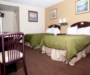 White Gables Motel - Two Double Bed Room - White Gables Motel